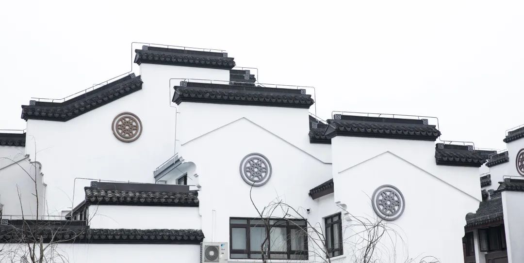 砖赏案例，，，，，最美外立——巅峰国际官网劈开砖